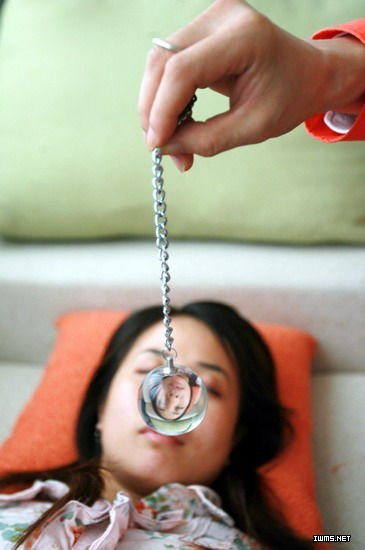 被误解的“前世回溯”催眠